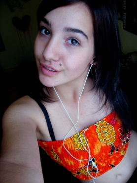 Hairy brunette show pusssy on cam - #8