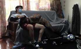 blindfolded-chinese-babe-works-her-sexy-lips-on-a-cock